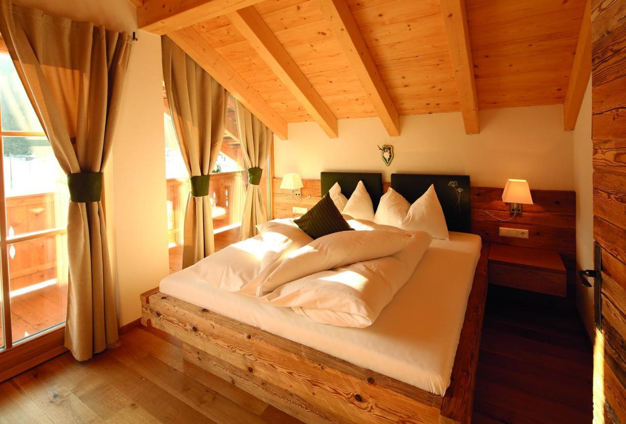 Naturapartments Schoenfeld Sexten Kamer foto